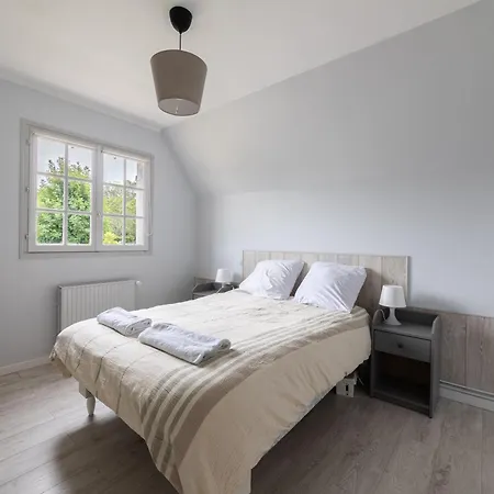 L'asylum - 1000 M2 De Jardin * La Rivière-Saint-Sauveur